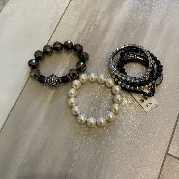 Bundle of Beaded Chunky Elastic Bracelets in Black, Gray, Silver and White - Picture 1 of 13